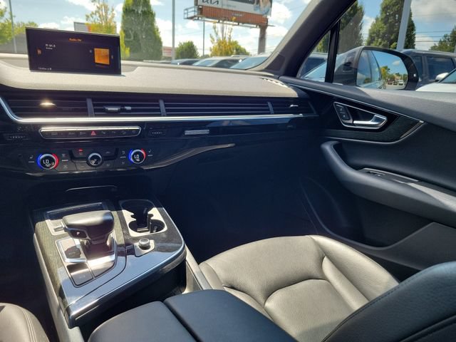 Used 2019 Audi Q7 3.0T Premium Plus w/ Premium Plus Package AWD/4WD image 12