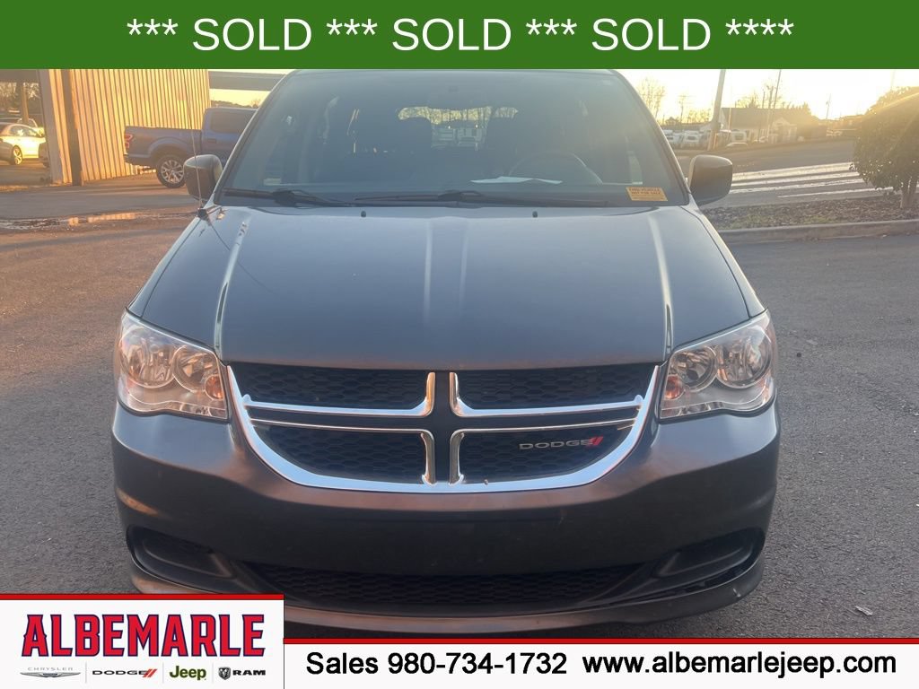 Used 2016 Dodge Grand Caravan SE FWD image 2