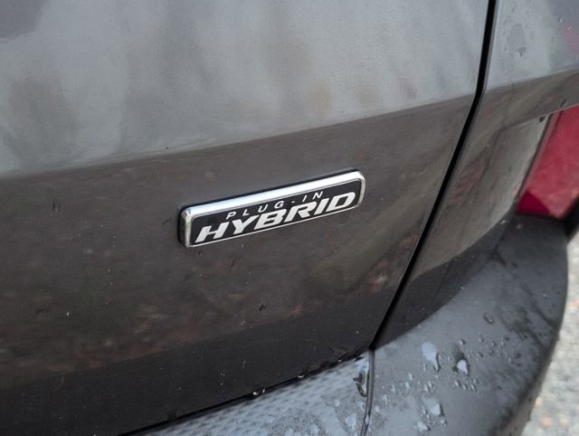 New 2024 Ford Escape SE w/ PHEV Premium Package image 11