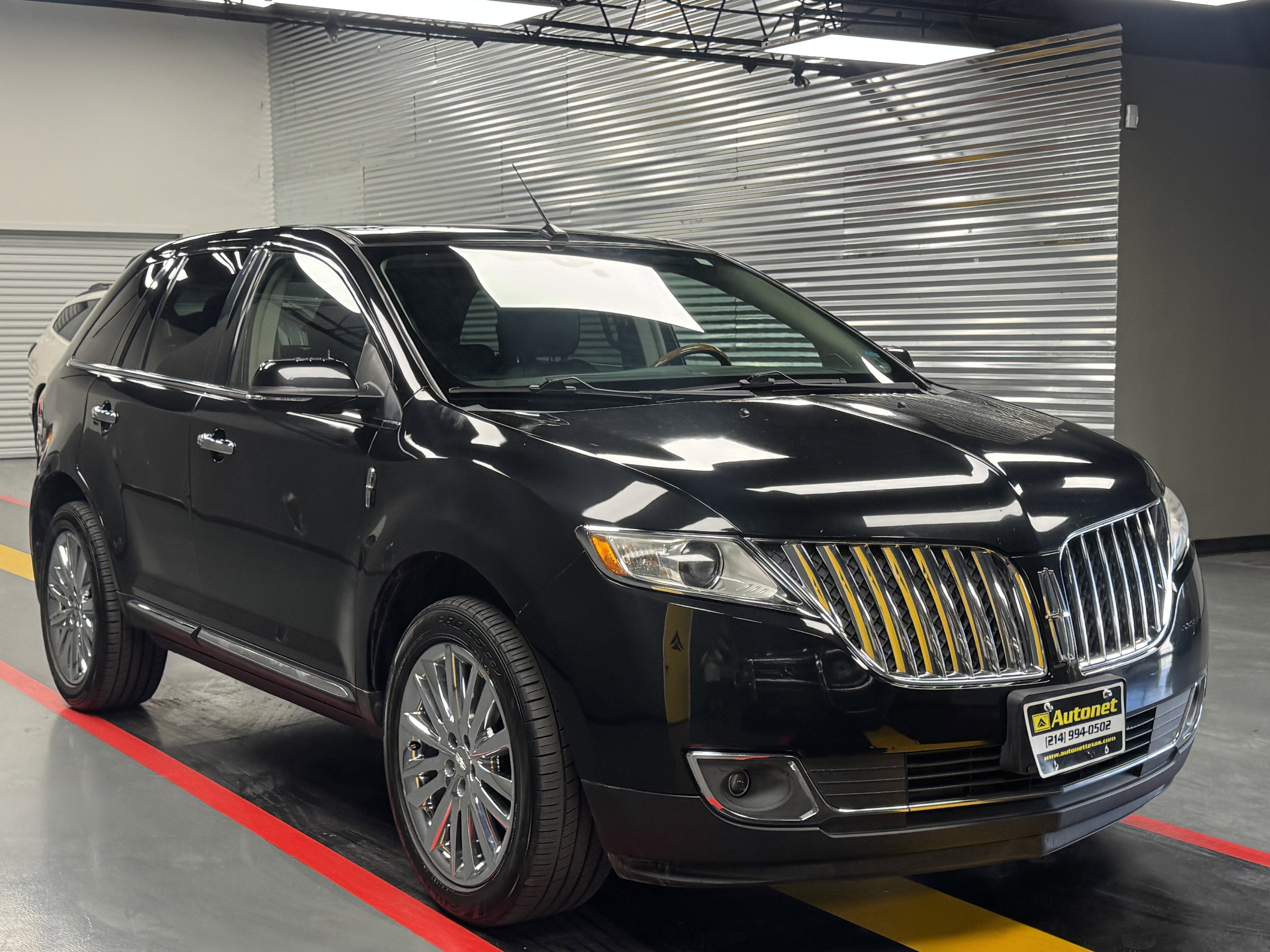 Used 2015 Lincoln MKX FWD 4dr w/ Equipment Group 102A image 7