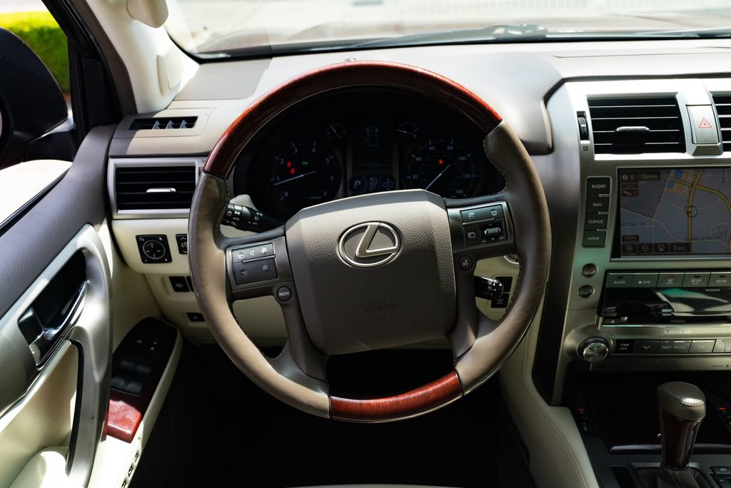 Used 2016 Lexus GX 460 Luxury AWD/4WD image 12