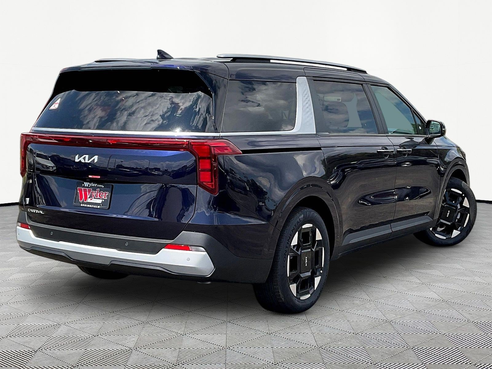 New 2027 Kia Carnival EX FWD image 7