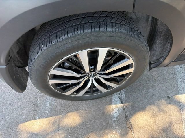 Used 2025 Nissan Pathfinder Platinum FWD image 8