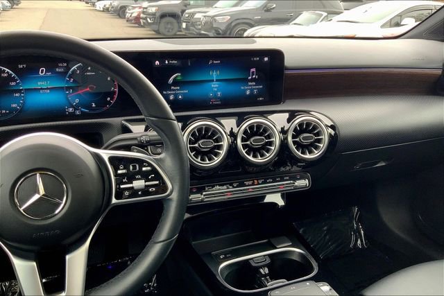 Certified 2022 Mercedes-Benz A 220 4MATIC image 5