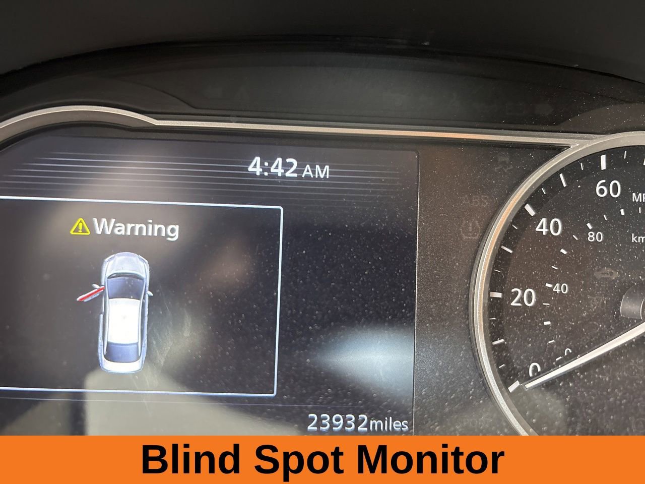 Used 2025 Nissan Versa SV FWD image 12