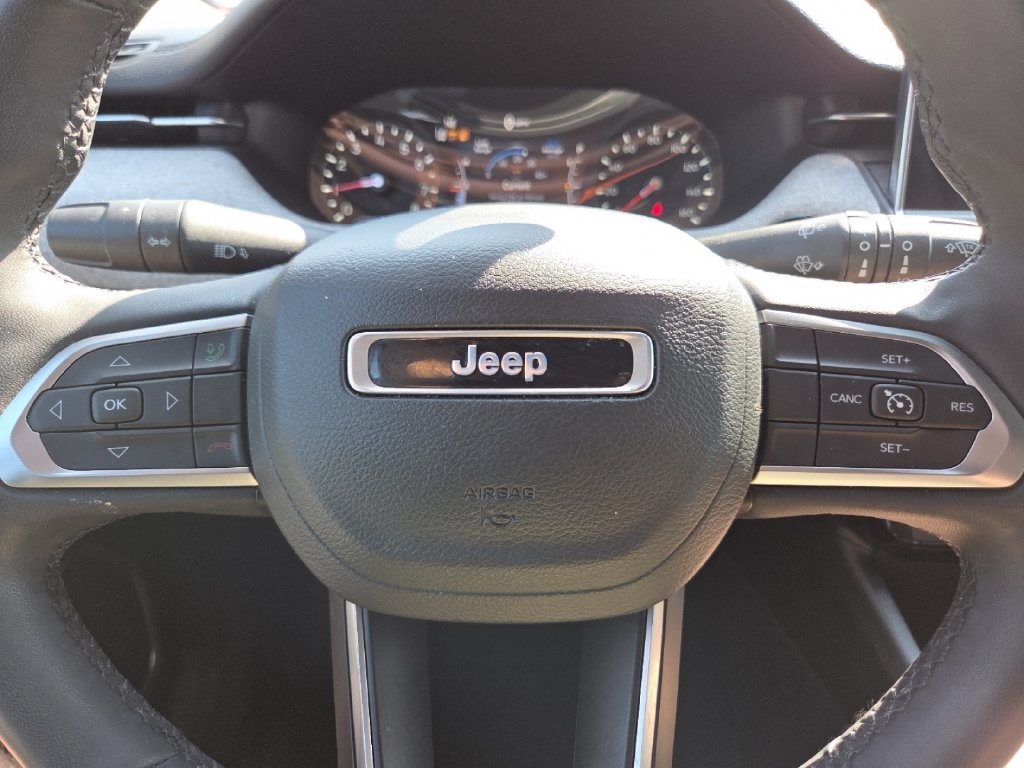 Used 2023 Jeep Compass Latitude AWD/4WD image 31