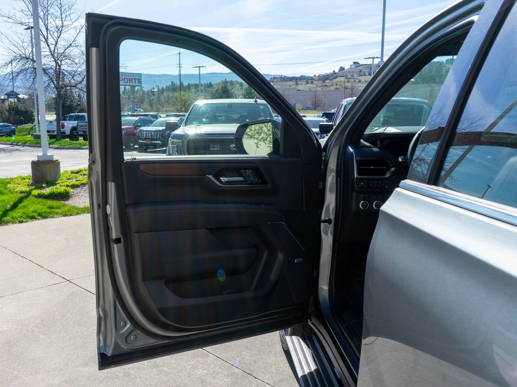 New 2026 GMC Yukon XL Denali w/ Denali Reserve Package image 20