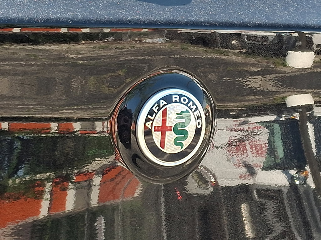 Used 2023 Alfa Romeo Stelvio Sprint image 17