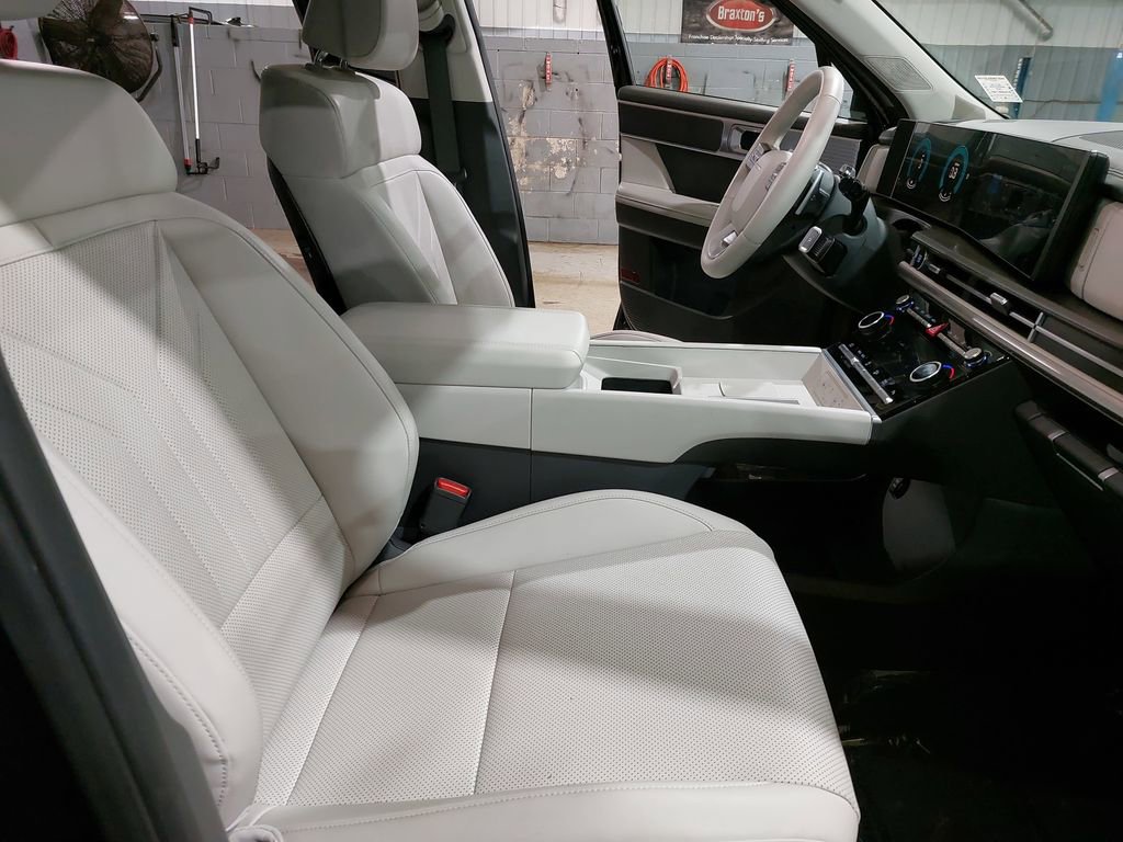 Certified 2025 Hyundai Santa Fe SEL image 10