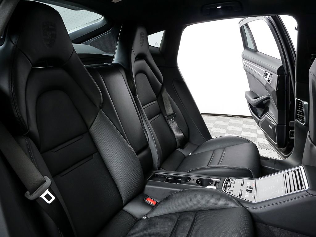 Certified 2023 Porsche Panamera Platinum Edition image 24