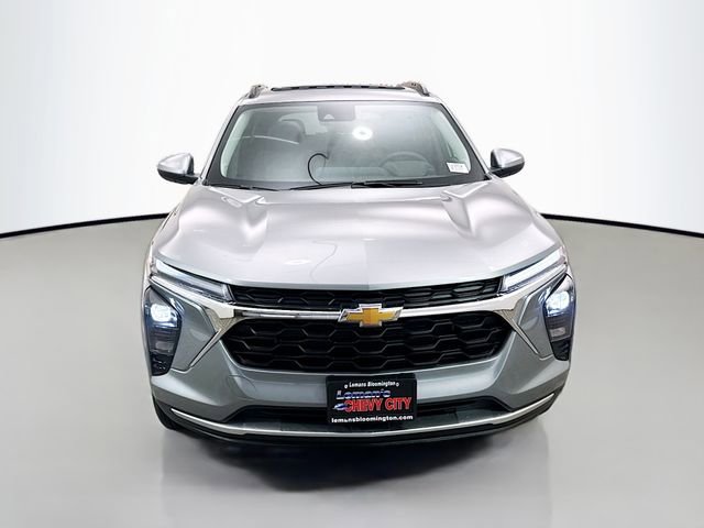New 2026 Chevrolet Trax LT w/ Sunroof Package image 2