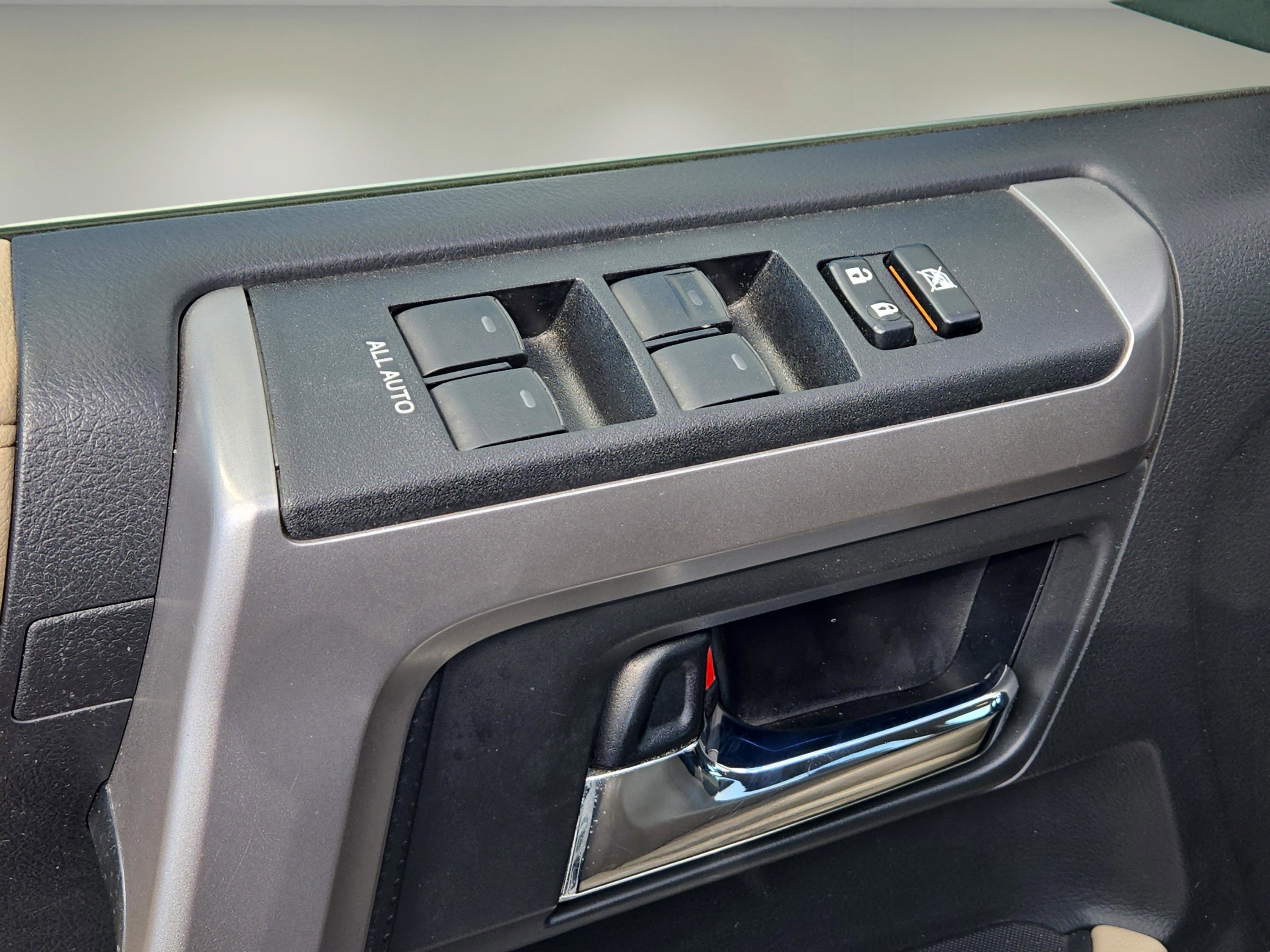 Used 2018 Toyota 4Runner Limited image 10