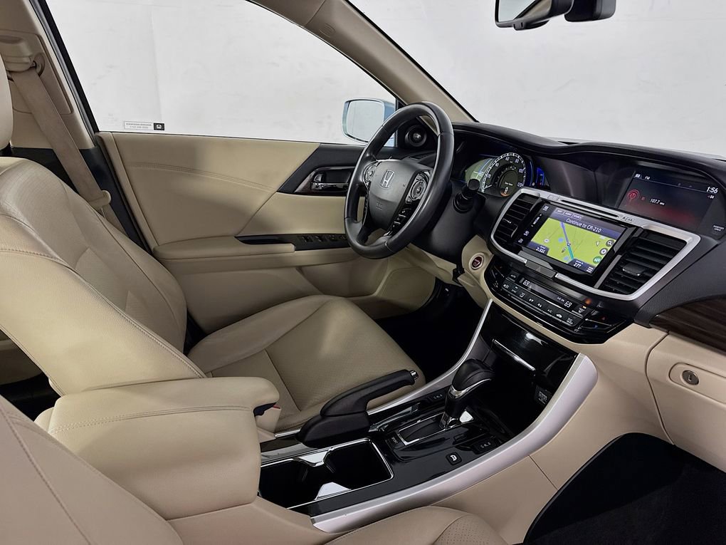 Used 2017 Honda Accord Touring image 34