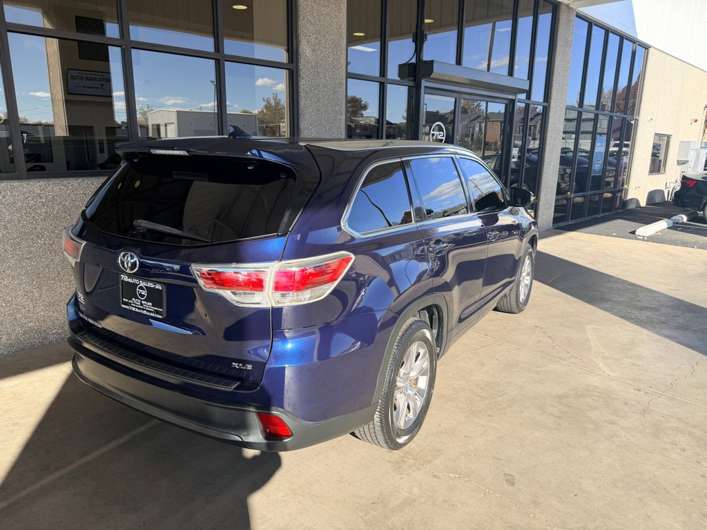 Used 2015 Toyota Highlander XLE image 40