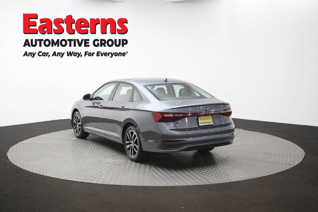 Used 2025 Volkswagen Jetta SE FWD image 64