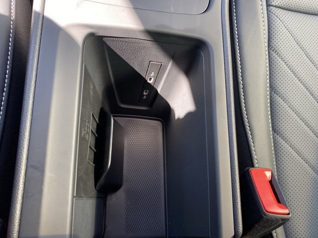 New 2025 Volkswagen Tiguan SE image 40