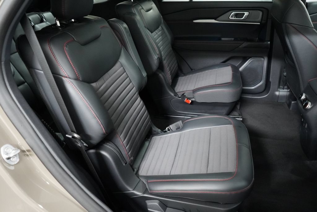 New 2026 Ford Explorer ST-Line w/ ST-Line Street Pack AWD/4WD image 21