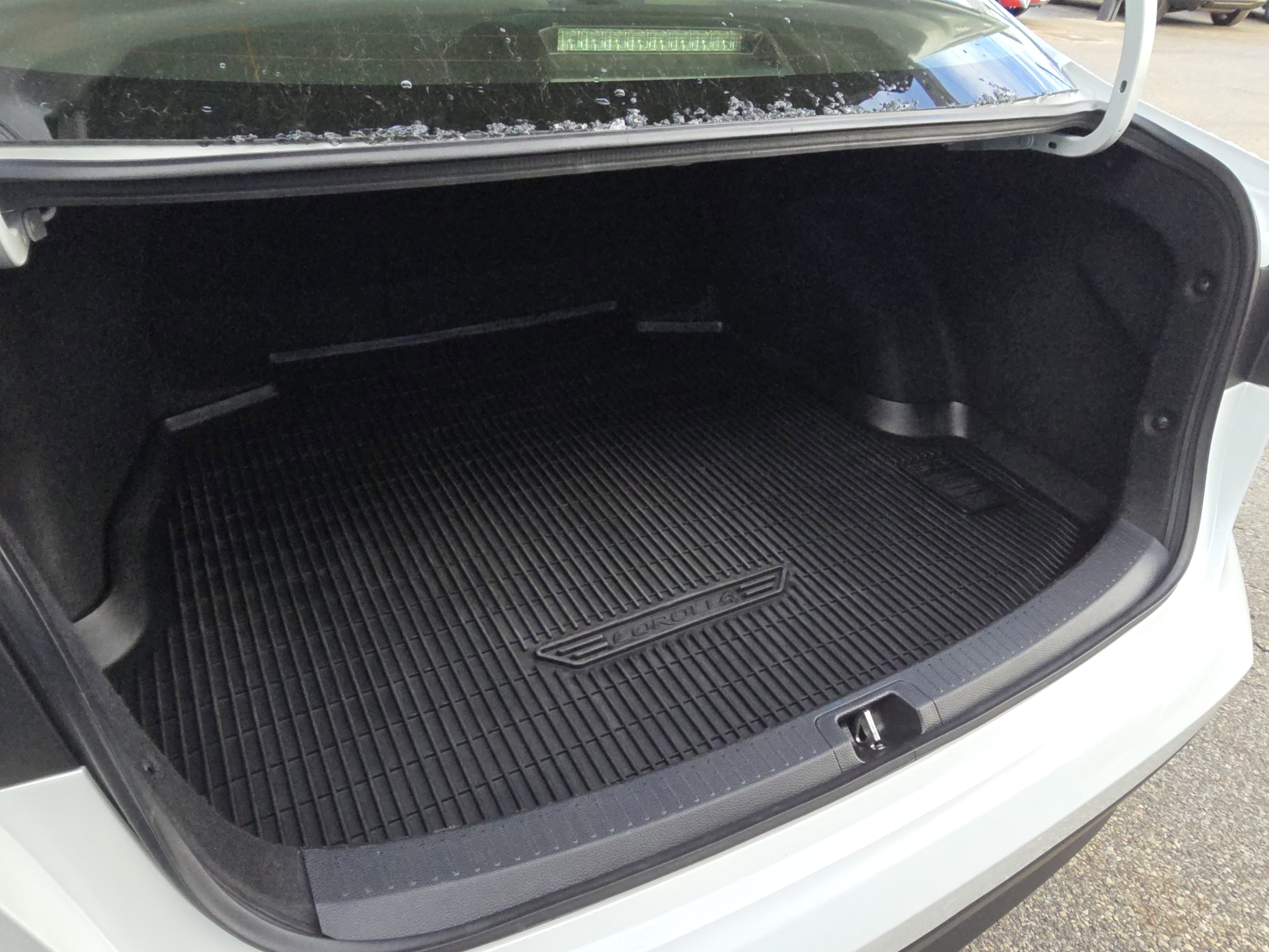 Used 2024 Toyota Corolla LE image 14