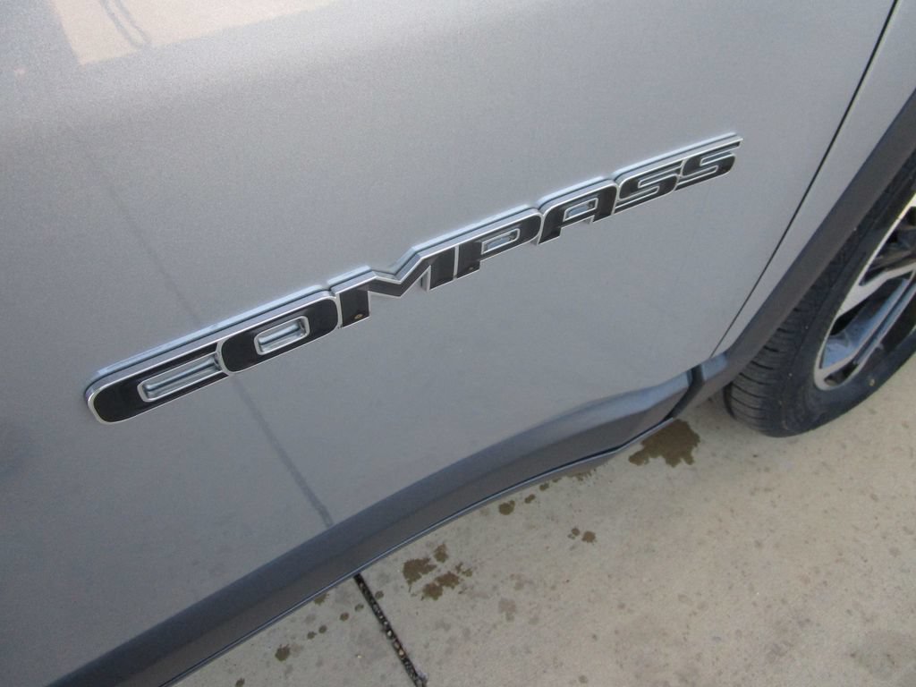 Used 2023 Jeep Compass Limited AWD/4WD image 16