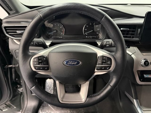 Used 2023 Ford Explorer XLT w/ Equipment Group 202A AWD/4WD image 19