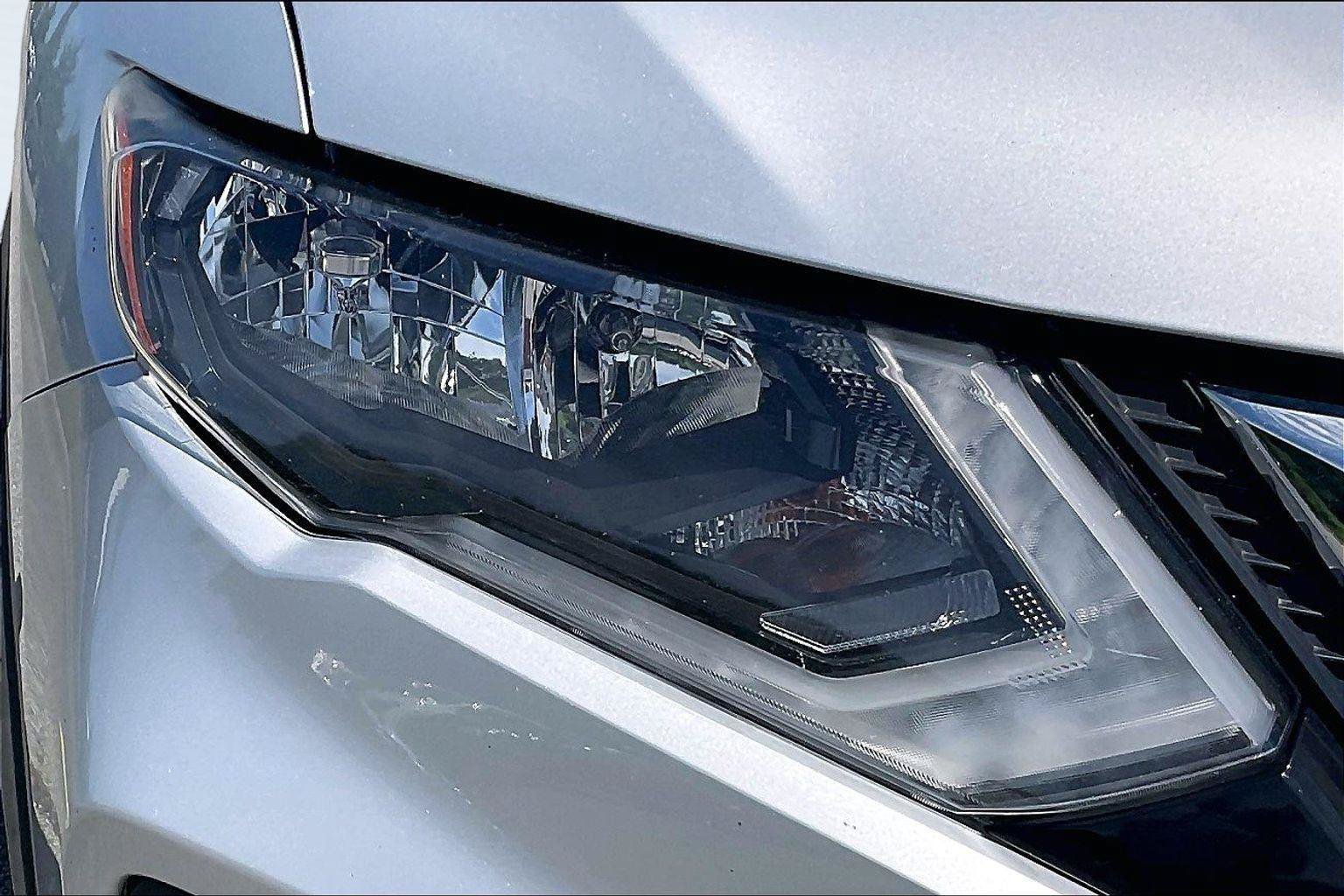 Used 2020 Nissan Rogue S FWD image 29