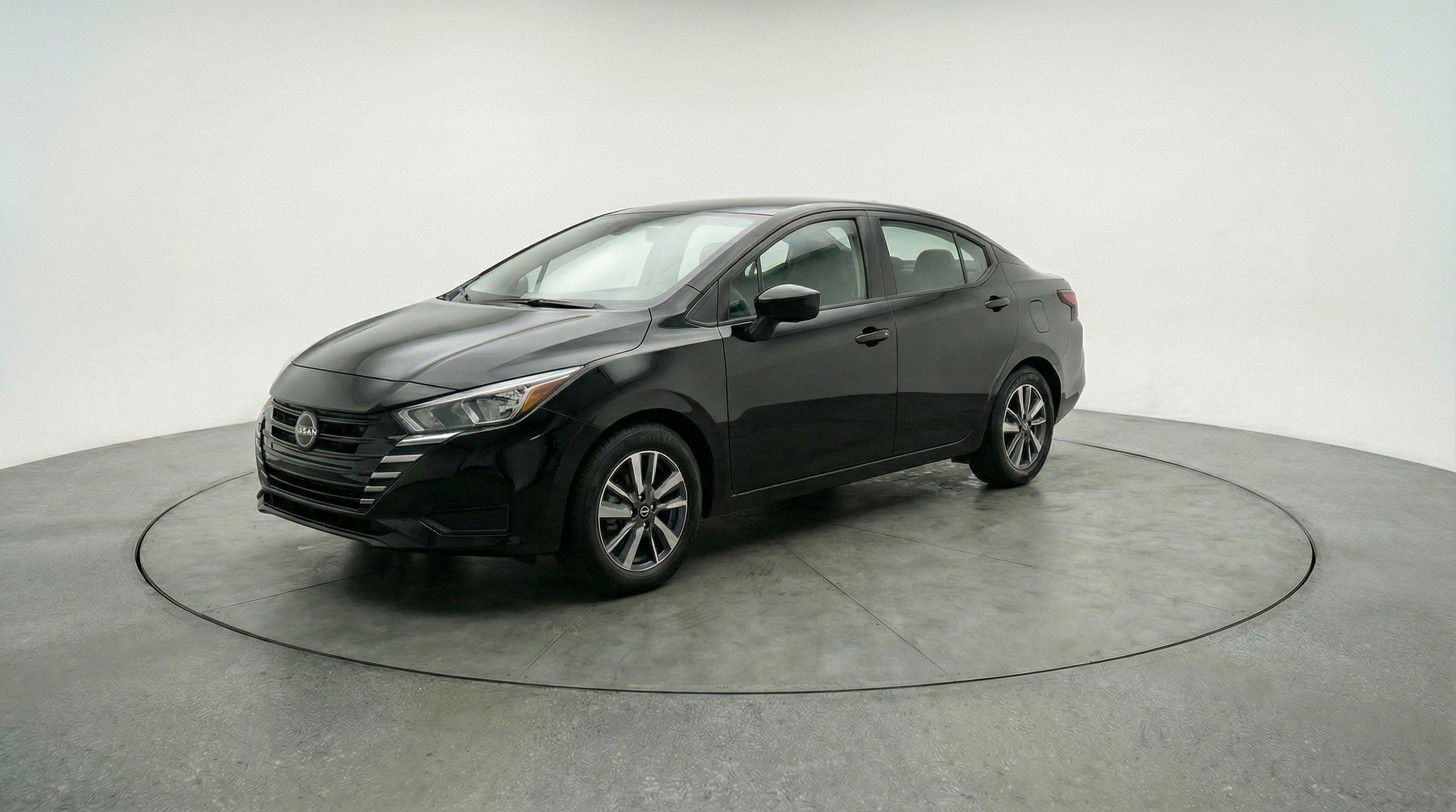 Used 2025 Nissan Versa SV FWD image 3