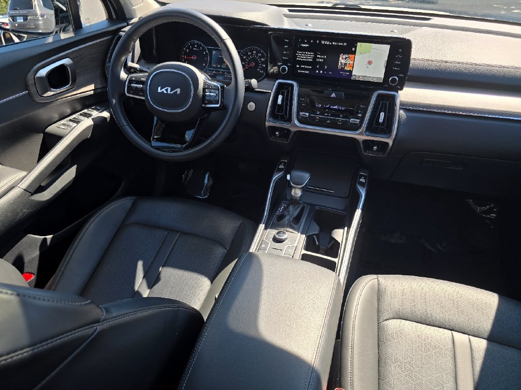 Used 2023 Kia Sorento S w/ Panoramic Sunroof Package AWD/4WD image 29