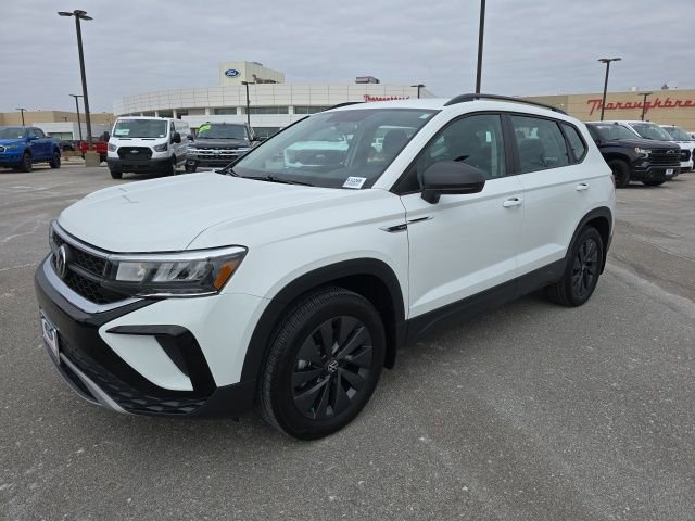 Used 2022 Volkswagen Taos S image 1