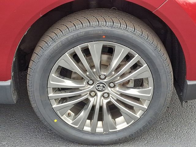 Used 2021 Toyota Venza XLE image 10