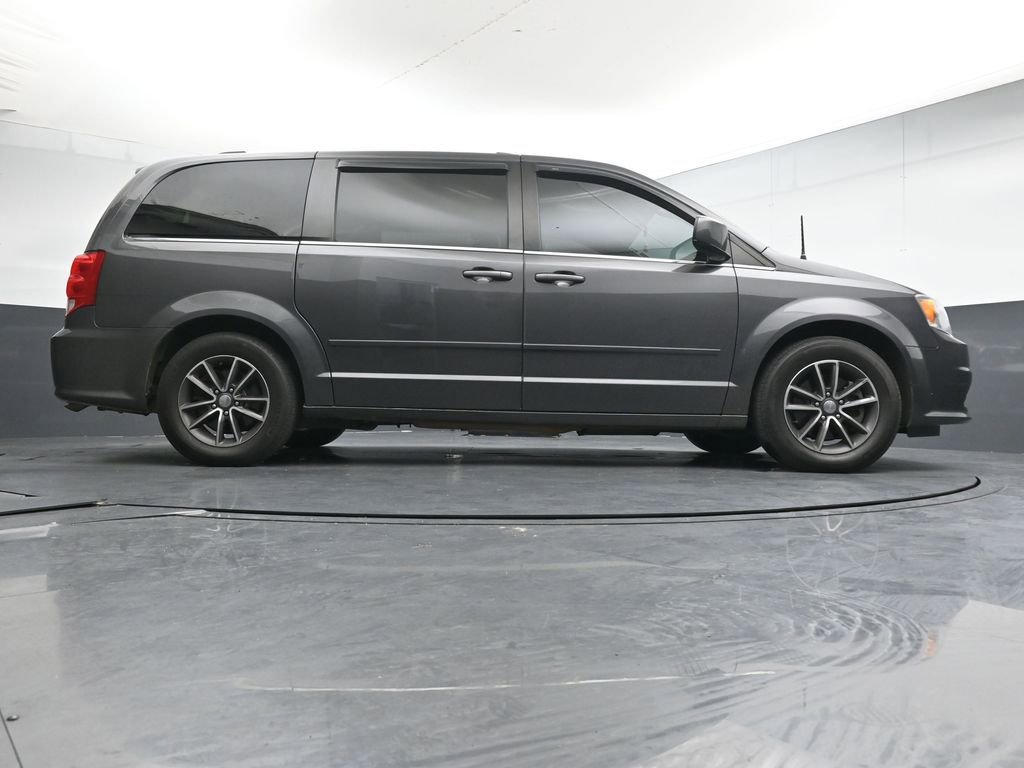 Used 2017 Dodge Grand Caravan SXT FWD image 24
