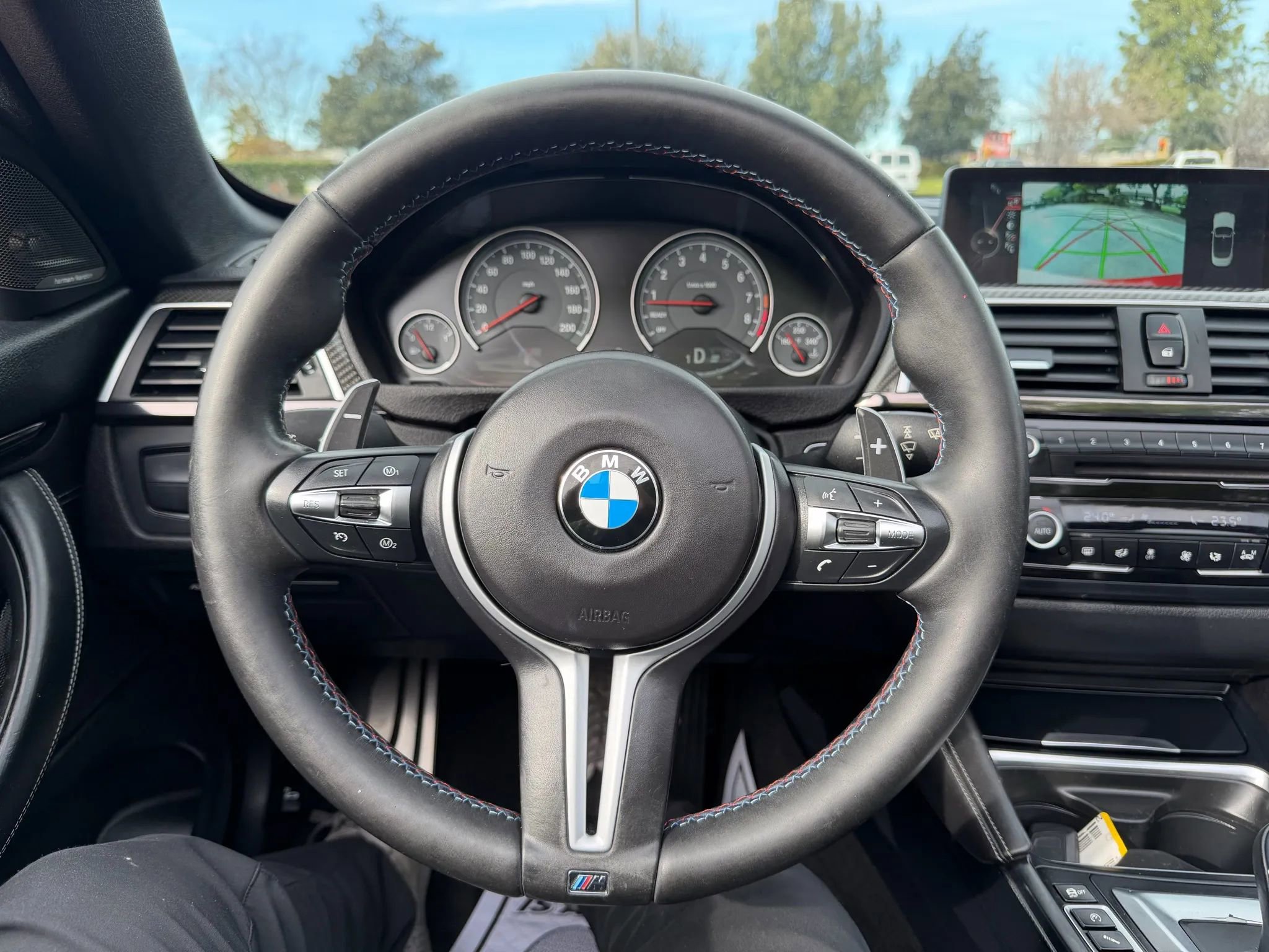 Used 2016 BMW M4 Convertible image 9