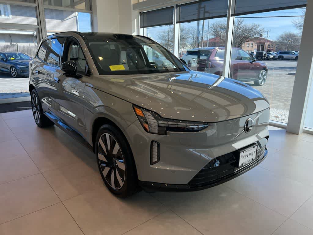 New 2026 Volvo EX90 Plus AWD/4WD image 3