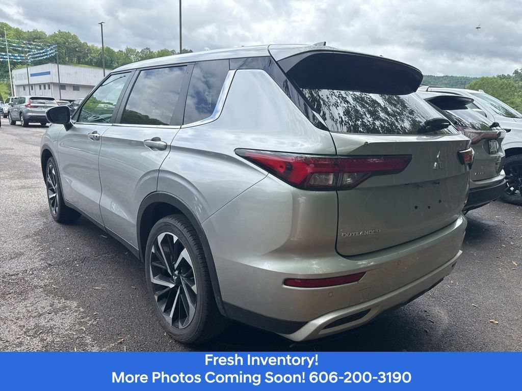 Used 2024 Mitsubishi Outlander SE AWD/4WD image 8