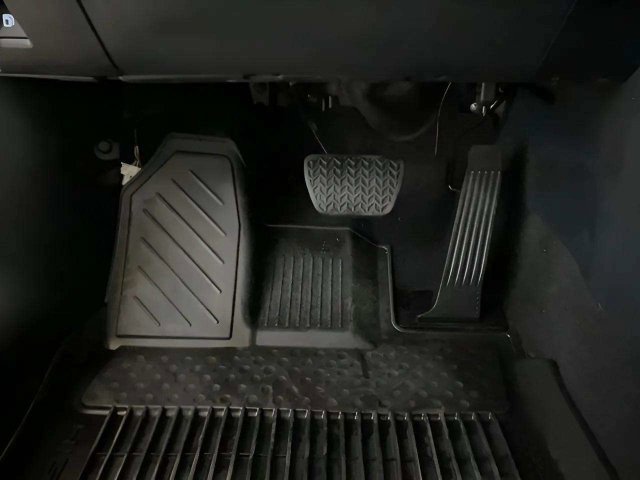 Used 2024 Toyota Highlander Limited AWD/4WD image 30