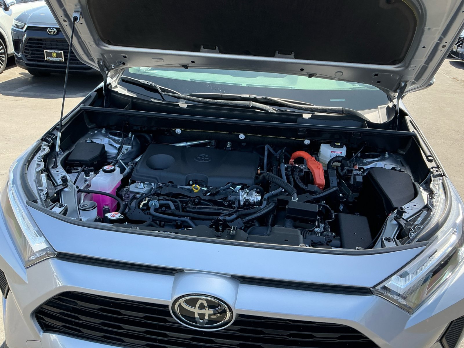Used 2025 Toyota RAV4 LE AWD/4WD image 23