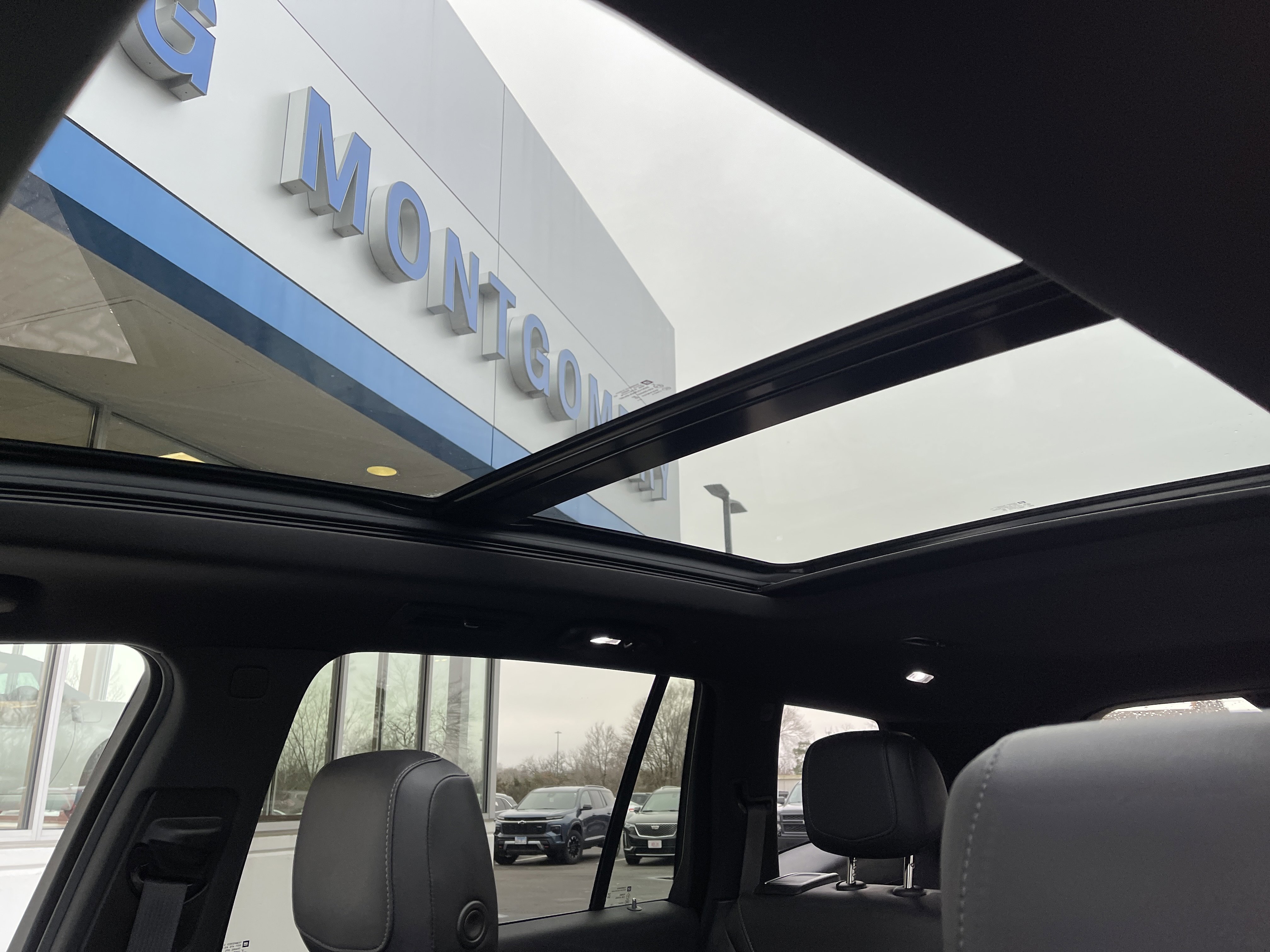 Used 2023 Cadillac XT6 Sport w/ Technology Package image 31