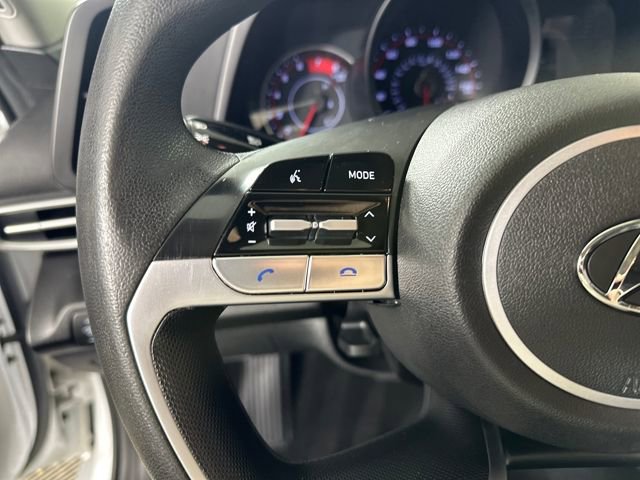 Used 2021 Hyundai Elantra SE image 15