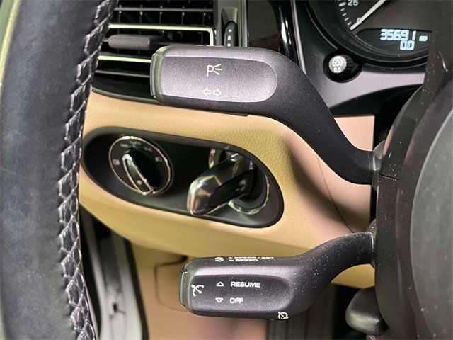 Used 2022 Porsche Macan w/ Premium Package Plus image 42