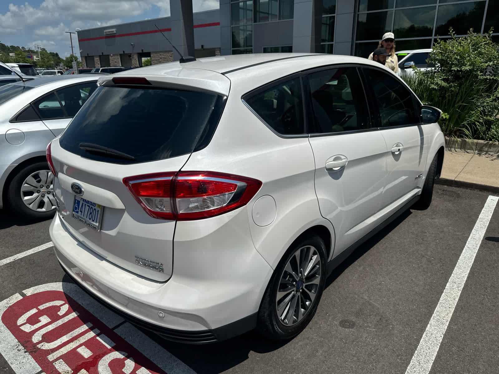 Used 2018 Ford C-MAX Titanium w/ Equipment Group 301A FWD image 6