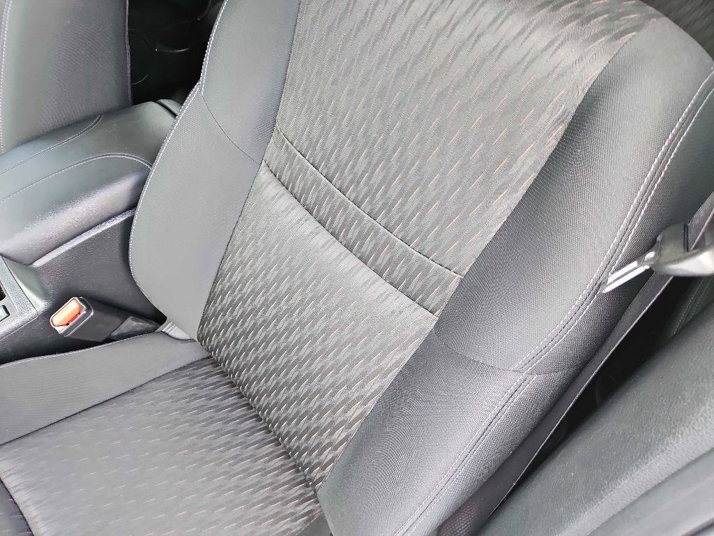 Used 2018 Nissan Rogue SV image 12