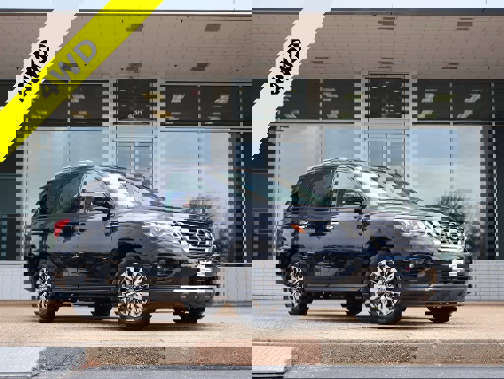 Used 2019 Nissan Pathfinder SL