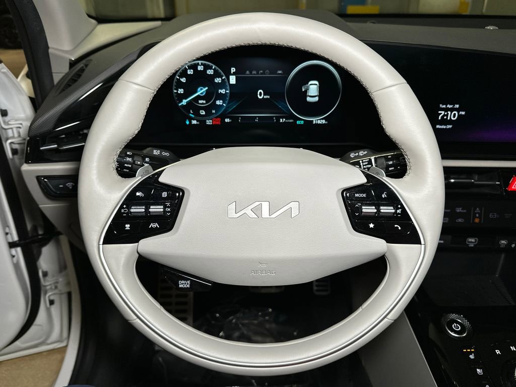 Certified 2023 Kia Niro Wave w/ Wave Preserve Package FWD image 28