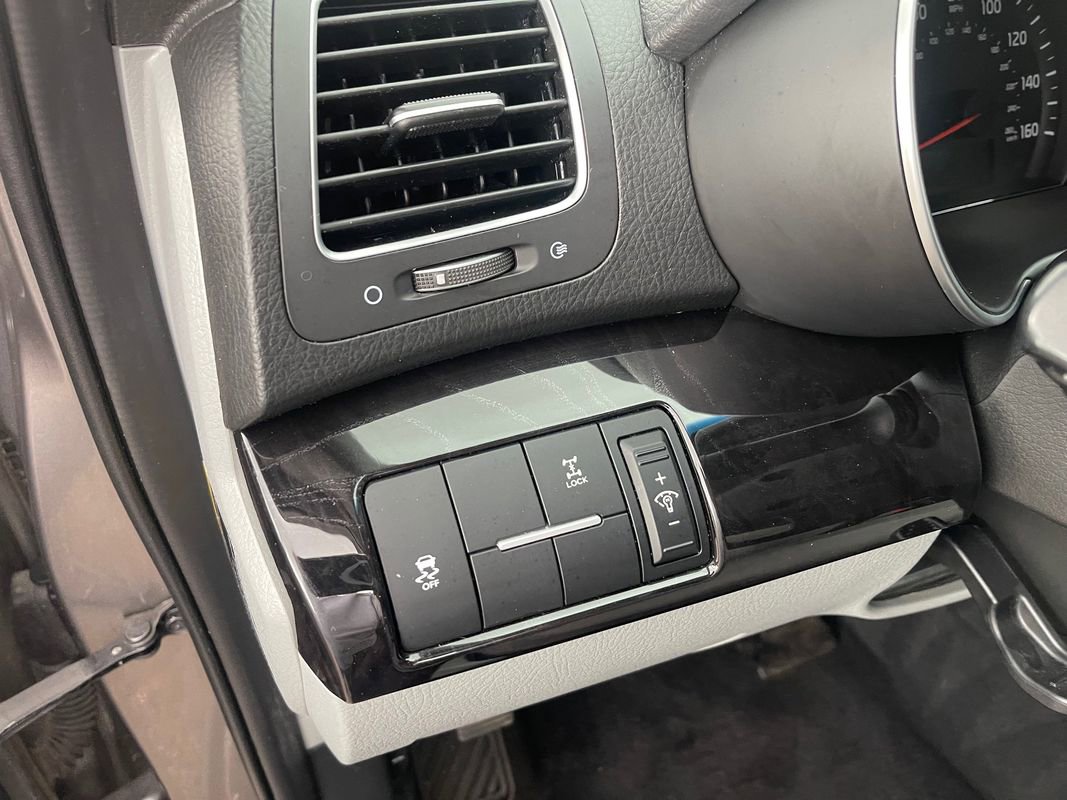 Used 2015 Kia Sorento LX image 18