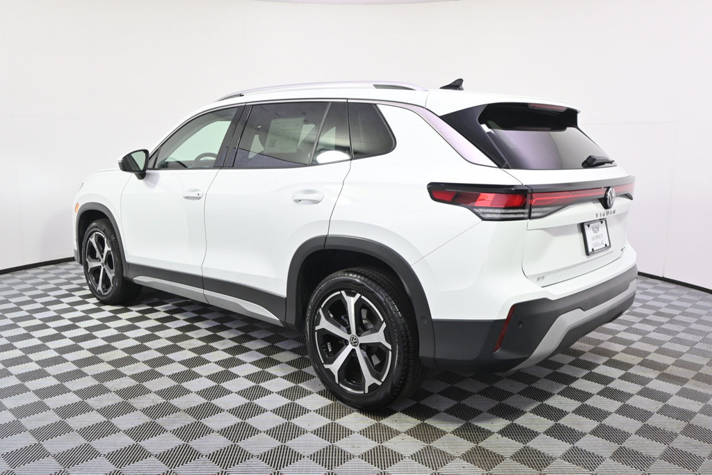 Used 2026 Volkswagen Tiguan SE AWD/4WD image 3
