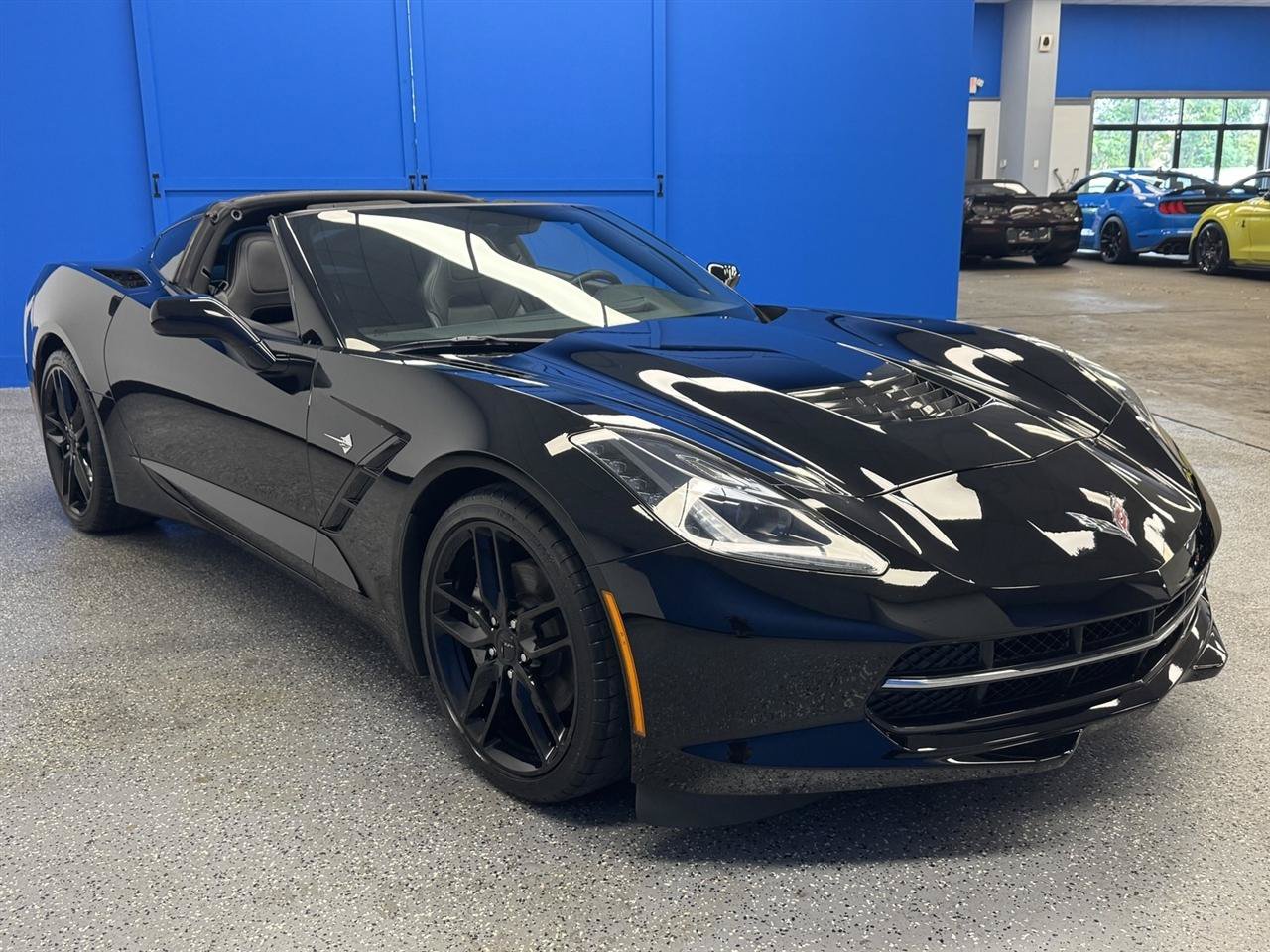 Used 2019 Chevrolet Corvette Stingray Coupe w/ 1LT RWD image 30