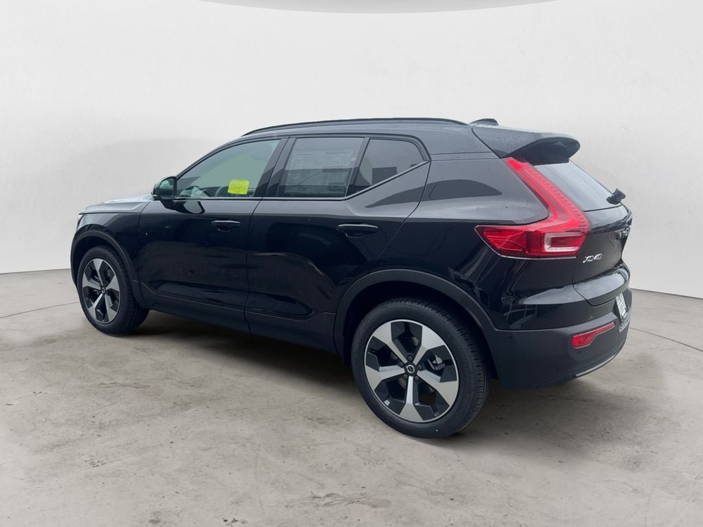 New 2026 Volvo XC40 B5 Plus w/ Protection Package Premier AWD/4WD image 3