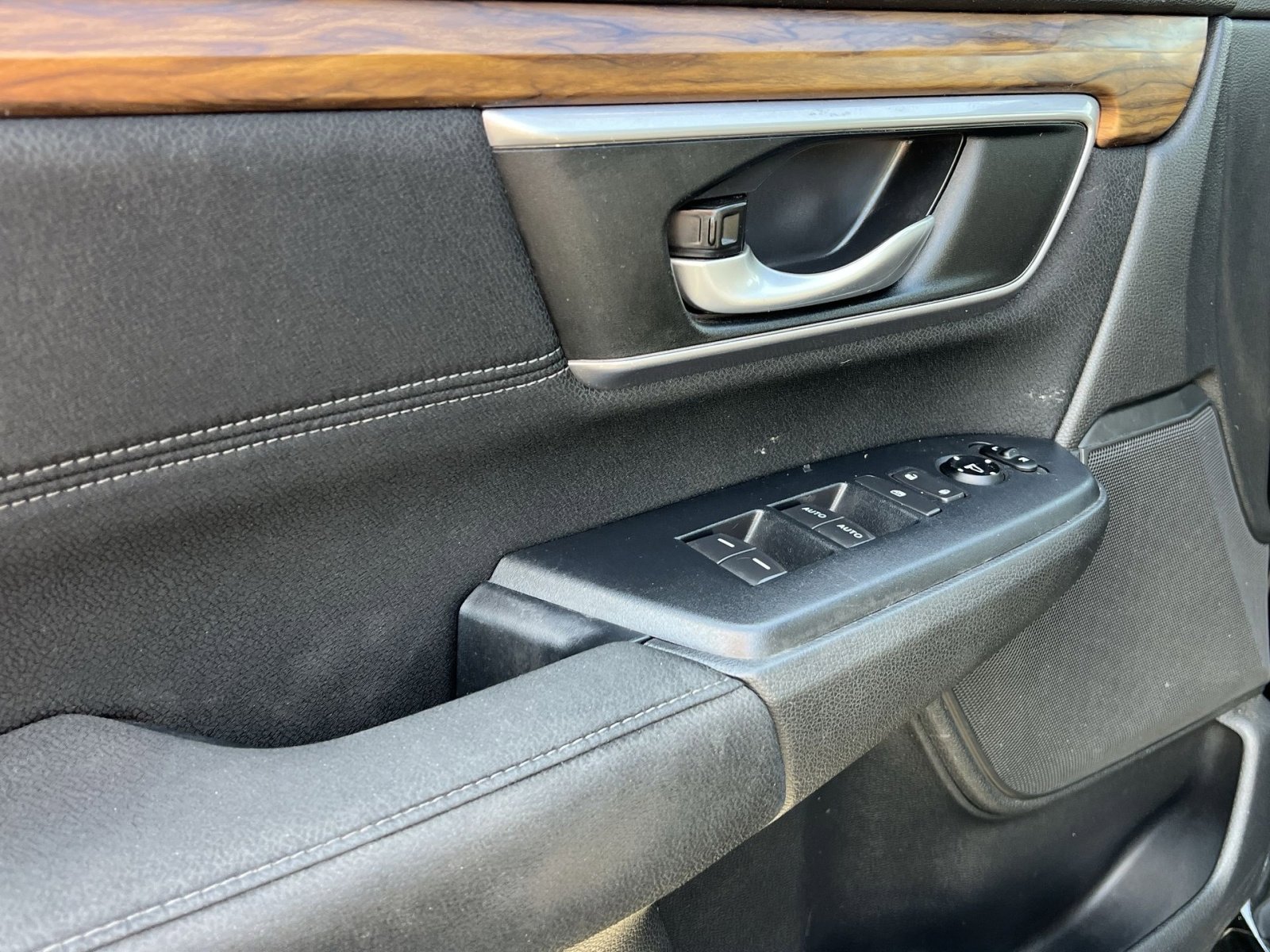 Used 2019 Honda CR-V EX image 15