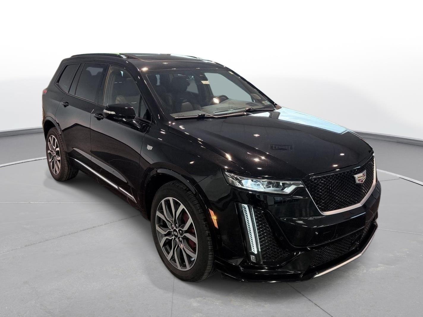 Used 2024 Cadillac XT6 Sport w/ Technology Package AWD/4WD image 7
