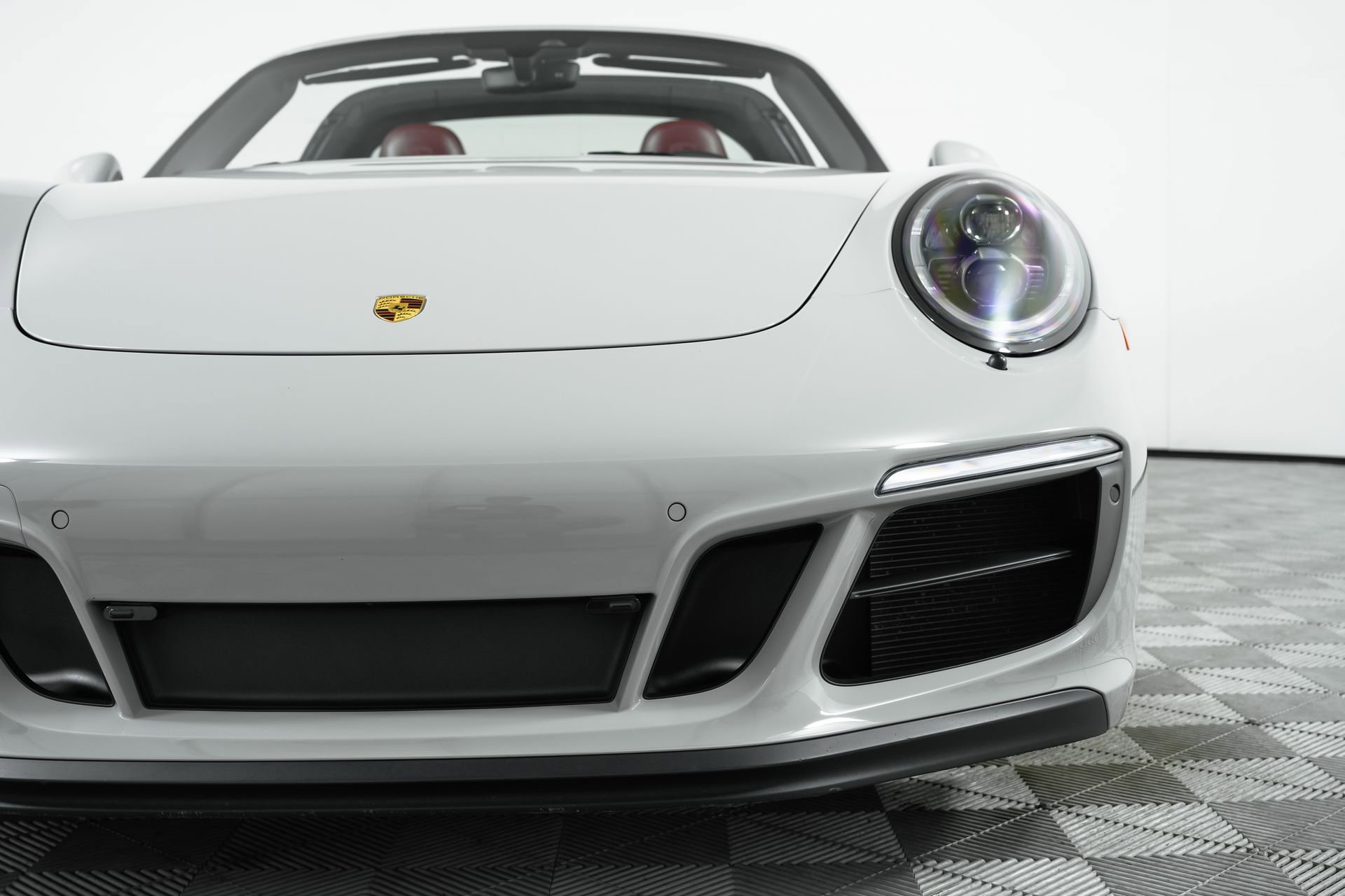 Used 2018 Porsche 911 Targa 4 GTS image 42