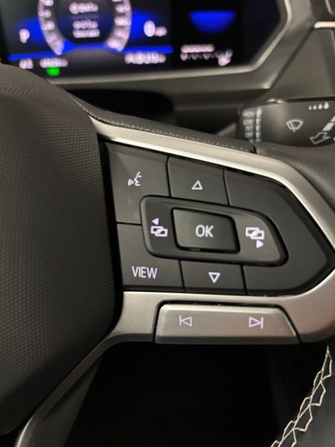 Used 2022 Volkswagen Tiguan SE image 19